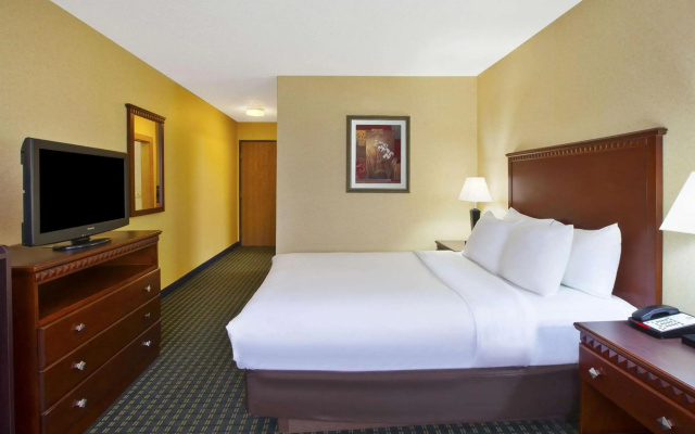 photo 4 of Quality Inn Marshall near I-69