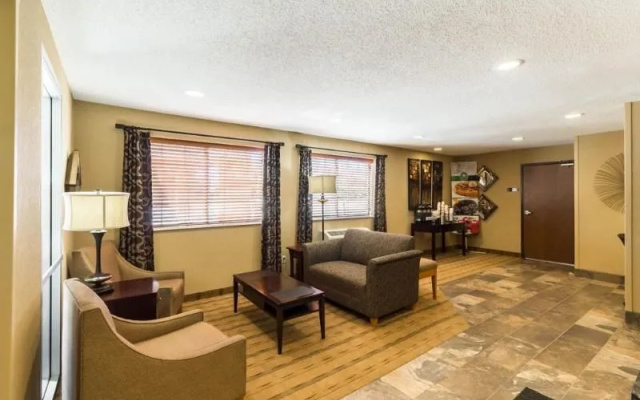 photo 3 of Comfort Inn Marshall