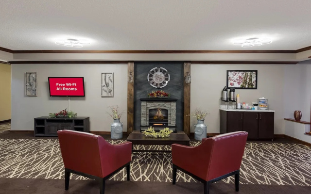 photo 2 of Red Roof Inn & Suites Bloomsburg Mifflinville