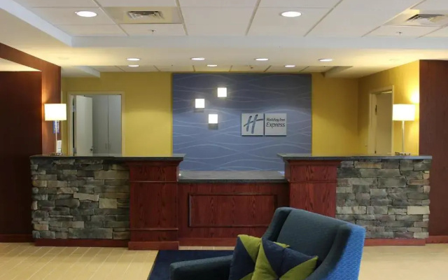 photo 2 of Holiday Inn Express & Suites Milford