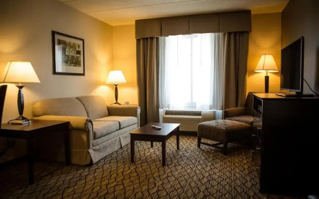photo 5 of Holiday Inn Express & Suites Milford