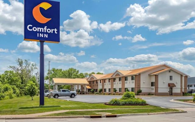 photo 3 of Comfort Inn Moline - Quad Cities