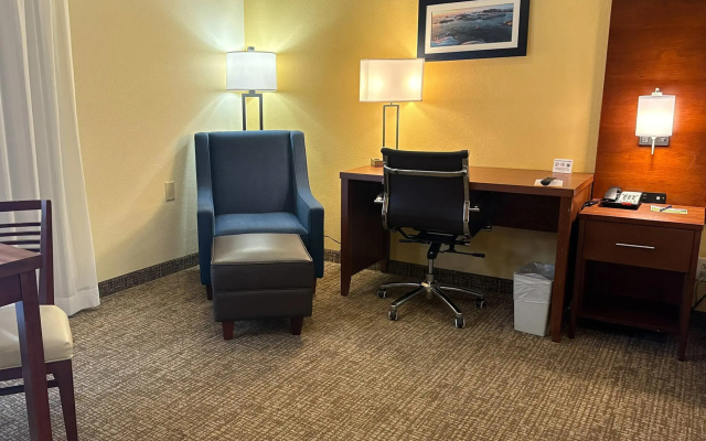 photo 2 of Comfort Inn Monterey Peninsula Airport