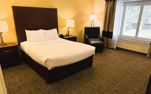 photo 3 of Comfort Inn Monterey Peninsula Airport