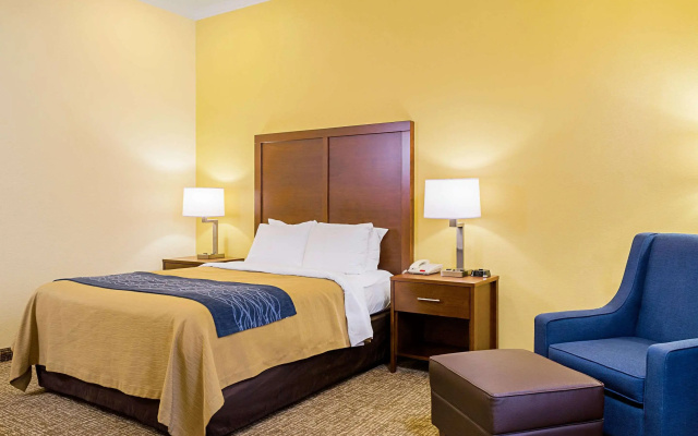 photo 4 of Comfort Inn Monterey Peninsula Airport