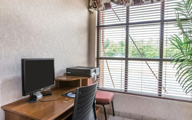 photo 3 of Quality Inn & Suites Montgomery East Carmichael Rd