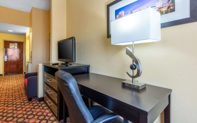 photo 4 of Quality Inn & Suites Montgomery East Carmichael Rd