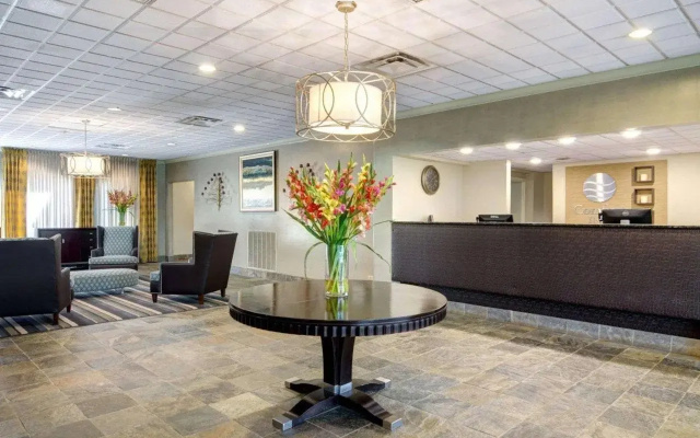 photo 2 of Comfort Inn Monticello