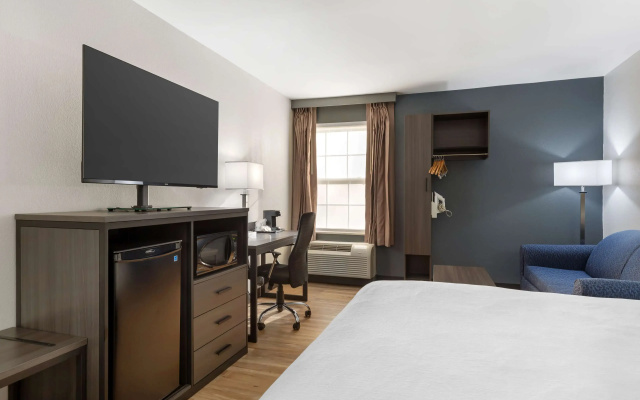photo 2 of Best Western Mystic Hotel