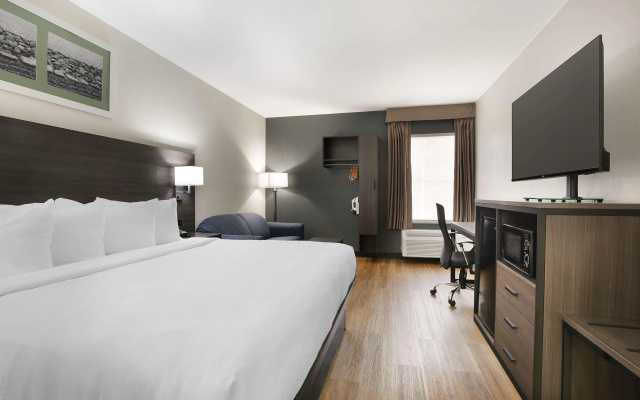 photo 4 of Best Western Mystic Hotel