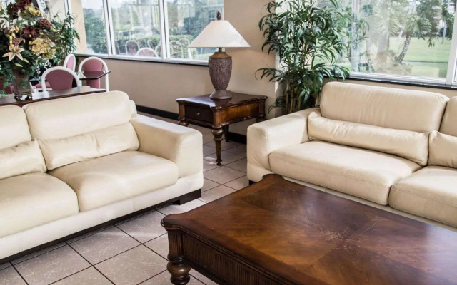 photo 2 of Quality Inn Bradenton North I-75