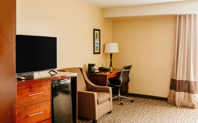 photo 4 of Comfort Inn Pomona near Fairplex