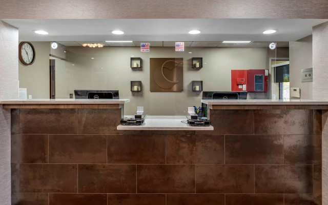 photo 2 of Comfort Inn Near Greenfield Village