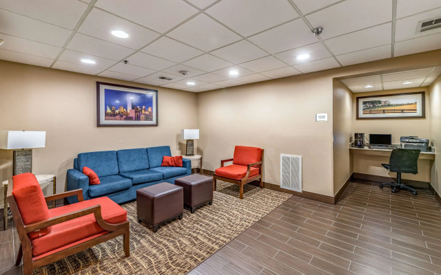 photo 2 of Quality Inn West Plano - Dallas