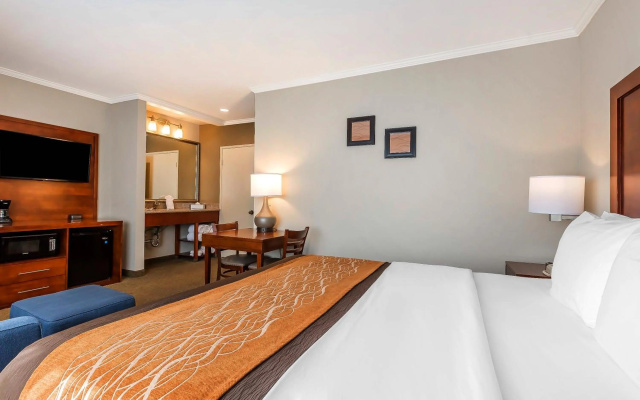 photo 3 of Comfort Inn Santa Monica - West Los Angeles