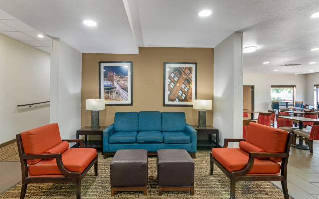 photo 2 of Comfort Inn & Suites Kansas City - Northeast