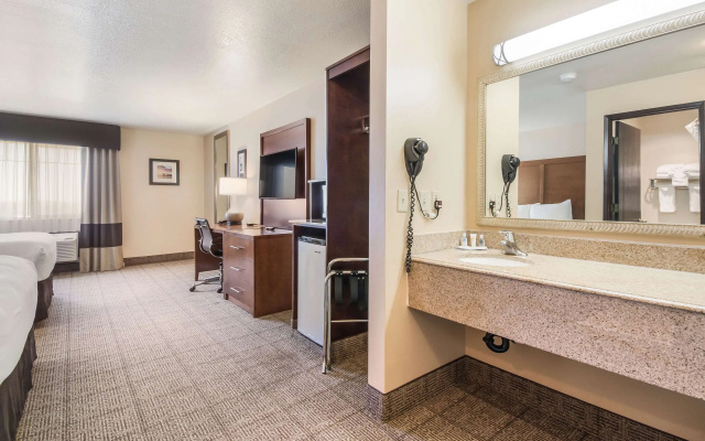 photo 3 of Comfort Inn Newport