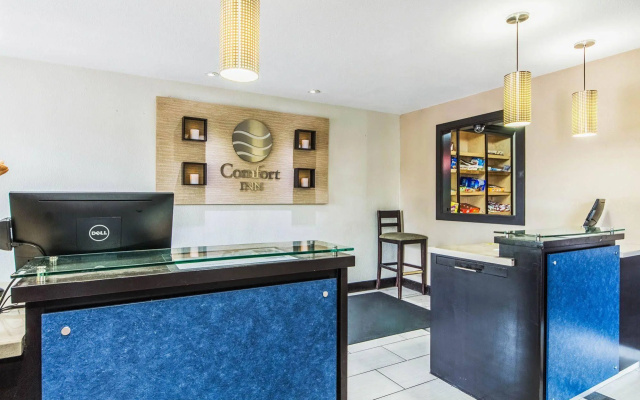 photo 2 of Comfort Inn Dallas Park Central