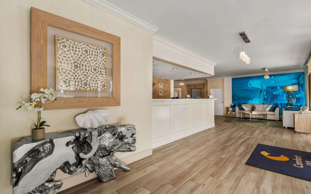 photo 2 of Comfort Inn Oceanside Deerfield Beach