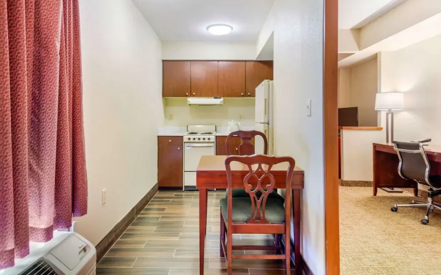 photo 3 of Quality Inn & Suites Olde Town