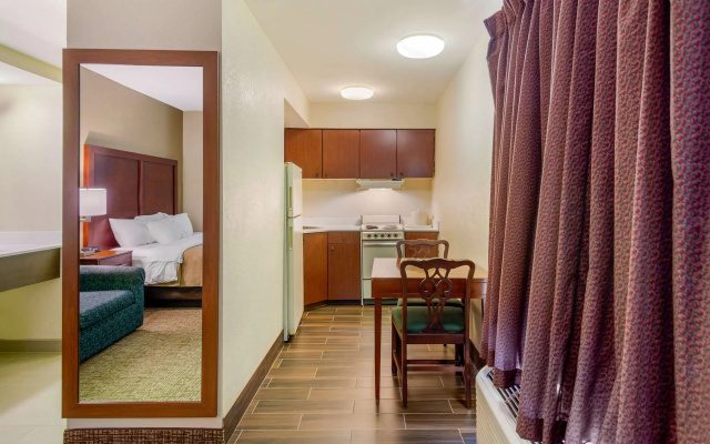 photo 4 of Quality Inn & Suites Olde Town