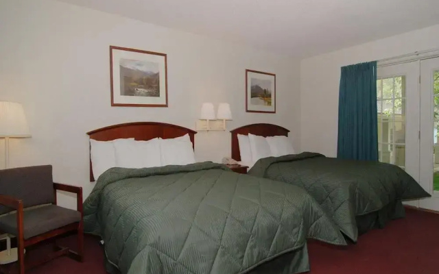 photo 2 of Comfort Inn On The River