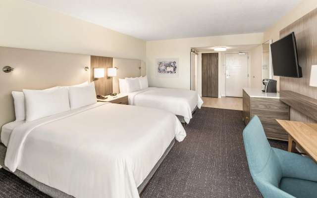 photo 4 of Crowne Plaza Orlando - Lake Buena Vista