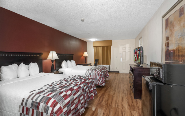 photo 2 of Red Roof Inn & Suites Oxford
