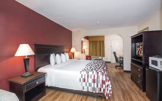 photo 4 of Red Roof Inn & Suites Oxford