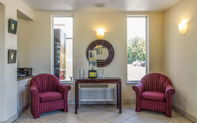 photo 2 of Comfort Inn Palo Alto