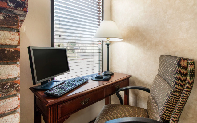 photo 3 of Comfort Inn Palo Alto