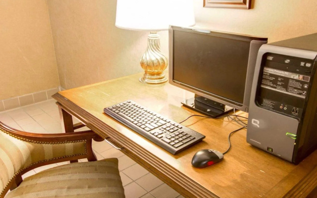 photo 2 of Comfort Inn Phoenix