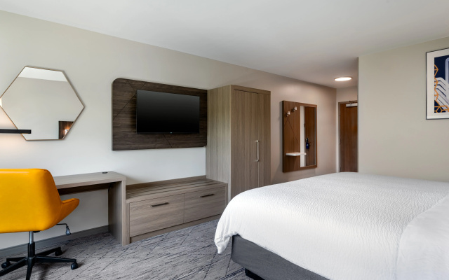 photo 4 of The Inn At Lenoxview Hotel