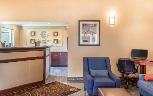 photo 2 of Comfort Inn Redwood City