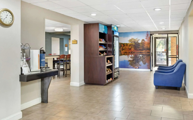 photo 2 of Clarion Pointe Durham Research Triangle Park