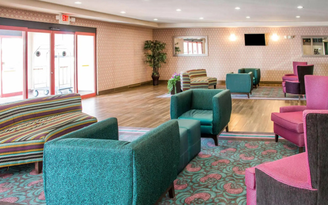 photo 2 of Comfort Inn San Marcos