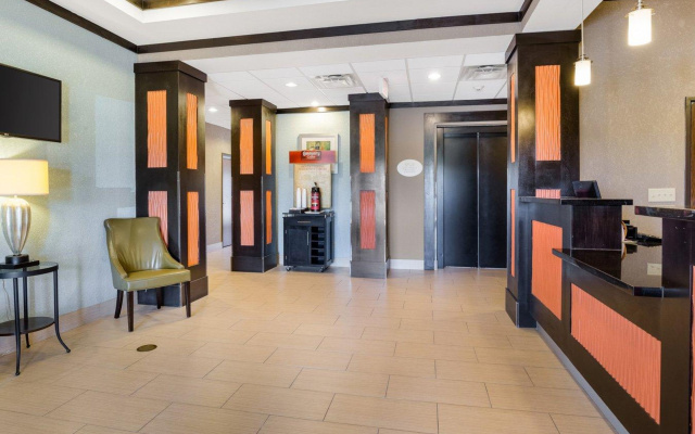 photo 2 of Comfort Inn & Suites San Marcos near Outlet Mall