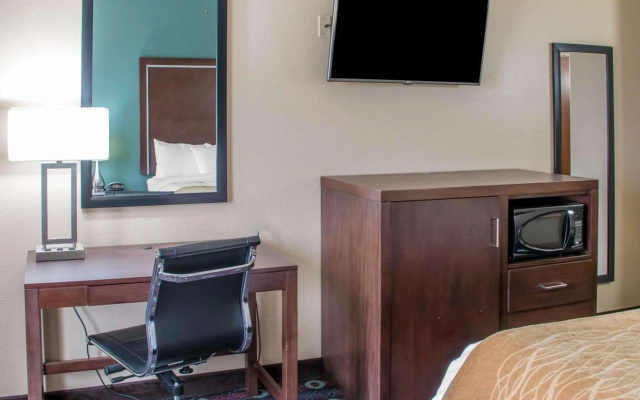 photo 4 of Comfort Inn & Suites San Marcos near Outlet Mall