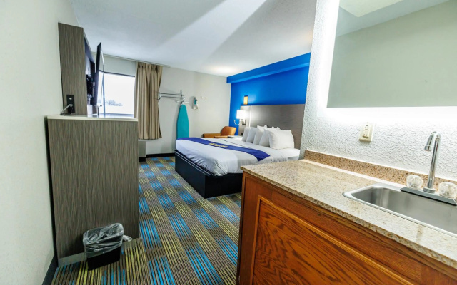 photo 4 of New Victorian Inn and Suites Omaha
