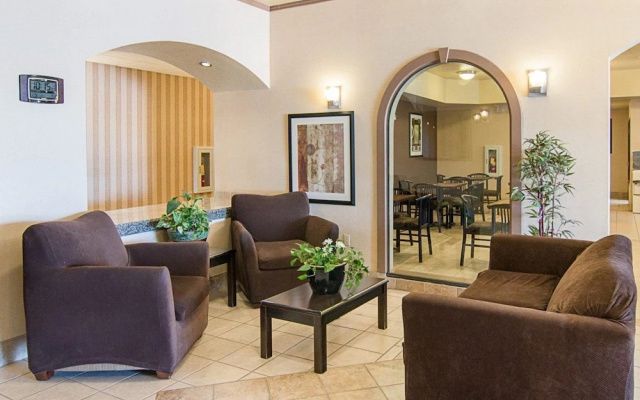 photo 2 of Comfort Inn Stanton