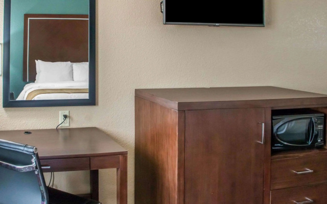 photo 4 of Comfort Inn & Suites