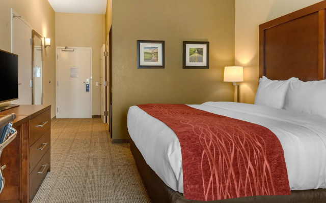 photo 5 of Comfort Inn & Suites