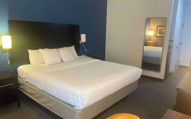 photo 4 of Comfort Inn & Suites Trussville I-59 Exit 141