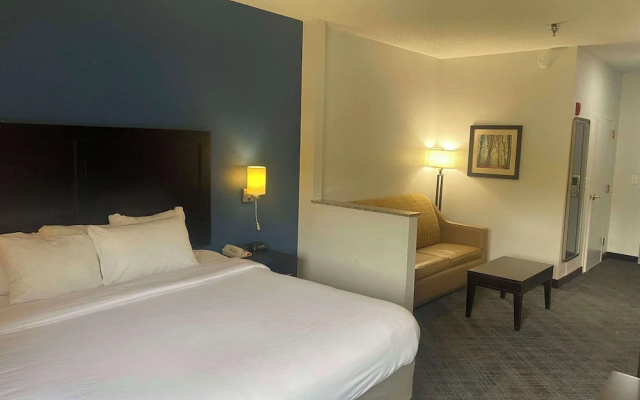 photo 5 of Comfort Inn & Suites Trussville I-59 Exit 141