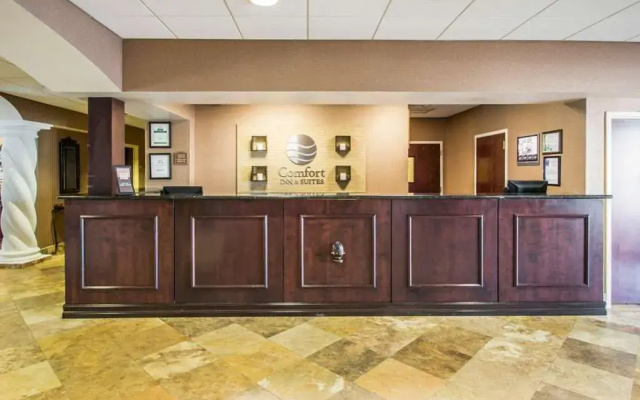 photo 2 of Comfort Inn & Suites