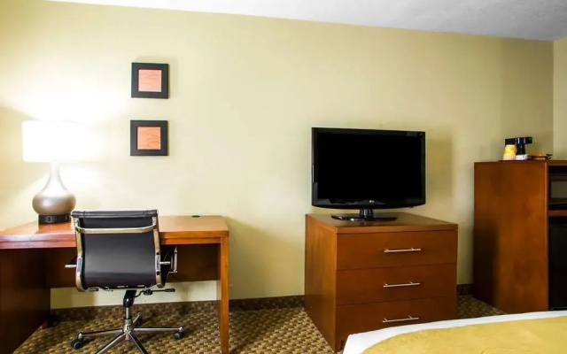 photo 3 of Comfort Inn & Suites