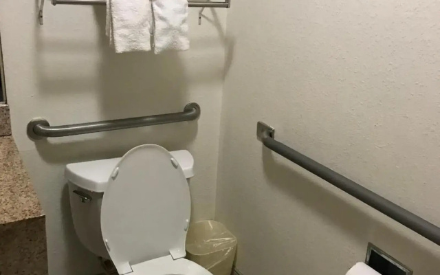 photo 4 of Comfort Inn & Suites