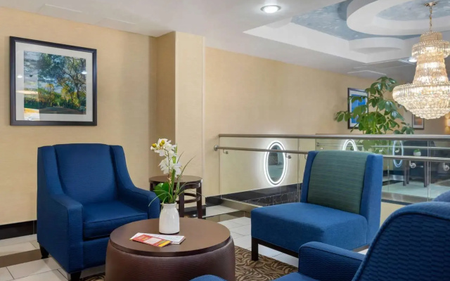 photo 2 of Comfort Inn & Suites near JFK Air Train