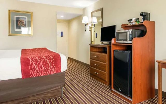 photo 3 of Comfort Inn & Suites Crabtree Valley