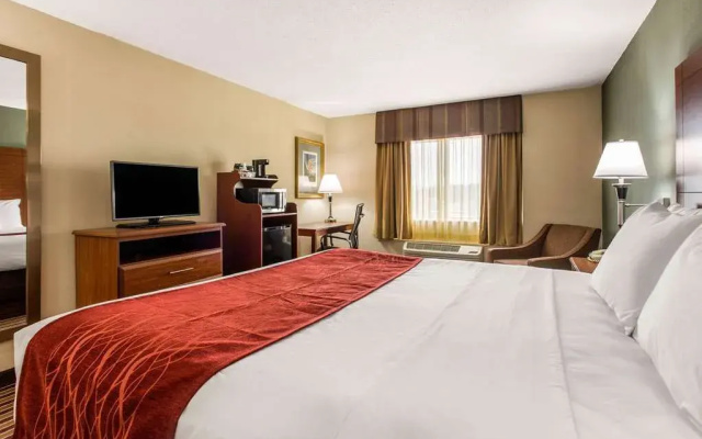 photo 4 of Comfort Inn & Suites Crabtree Valley